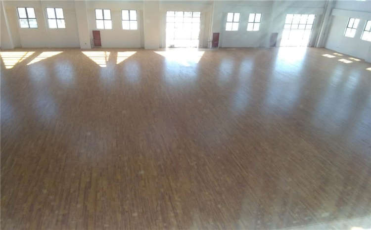 大型體育木地板怎么維護(hù)