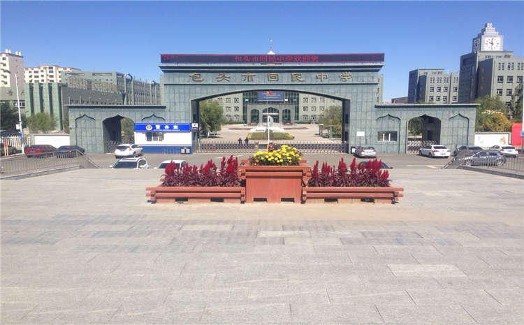 學校乒乓球館木地板造價是的多少?