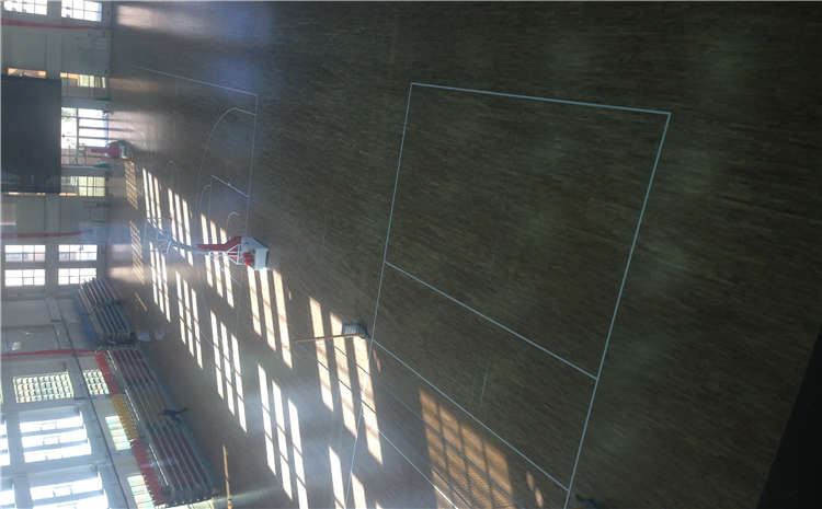 指接板風雨操場運動地板廠家去哪找？