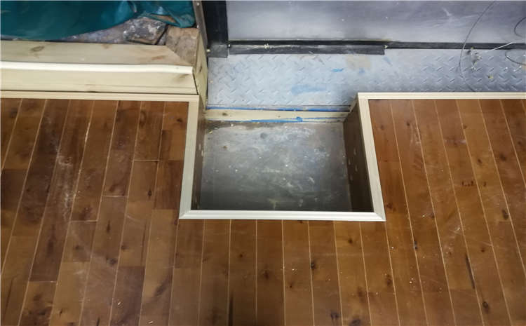 西寧專業(yè)體育場地板施工