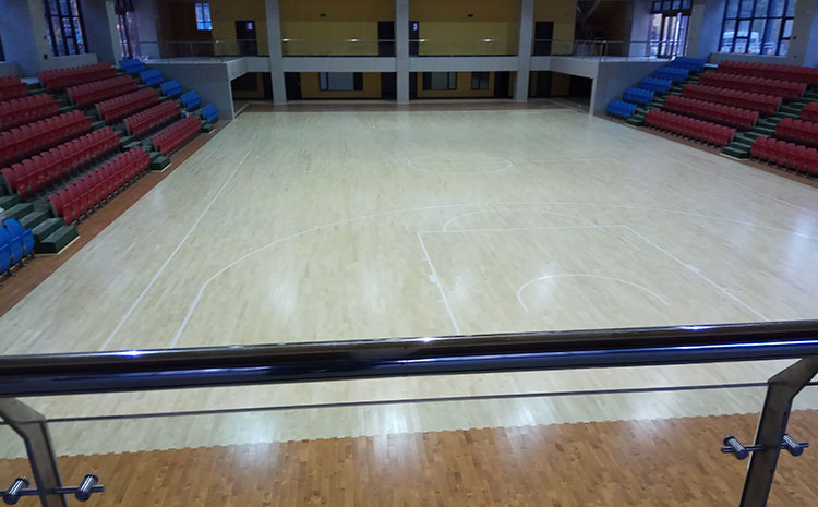 楓木舞臺實木地板造價