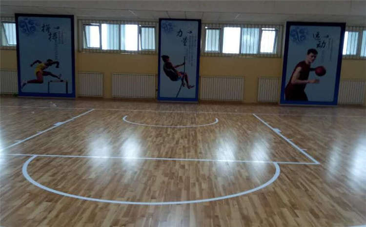 22厚風雨操場地板怎么翻新?